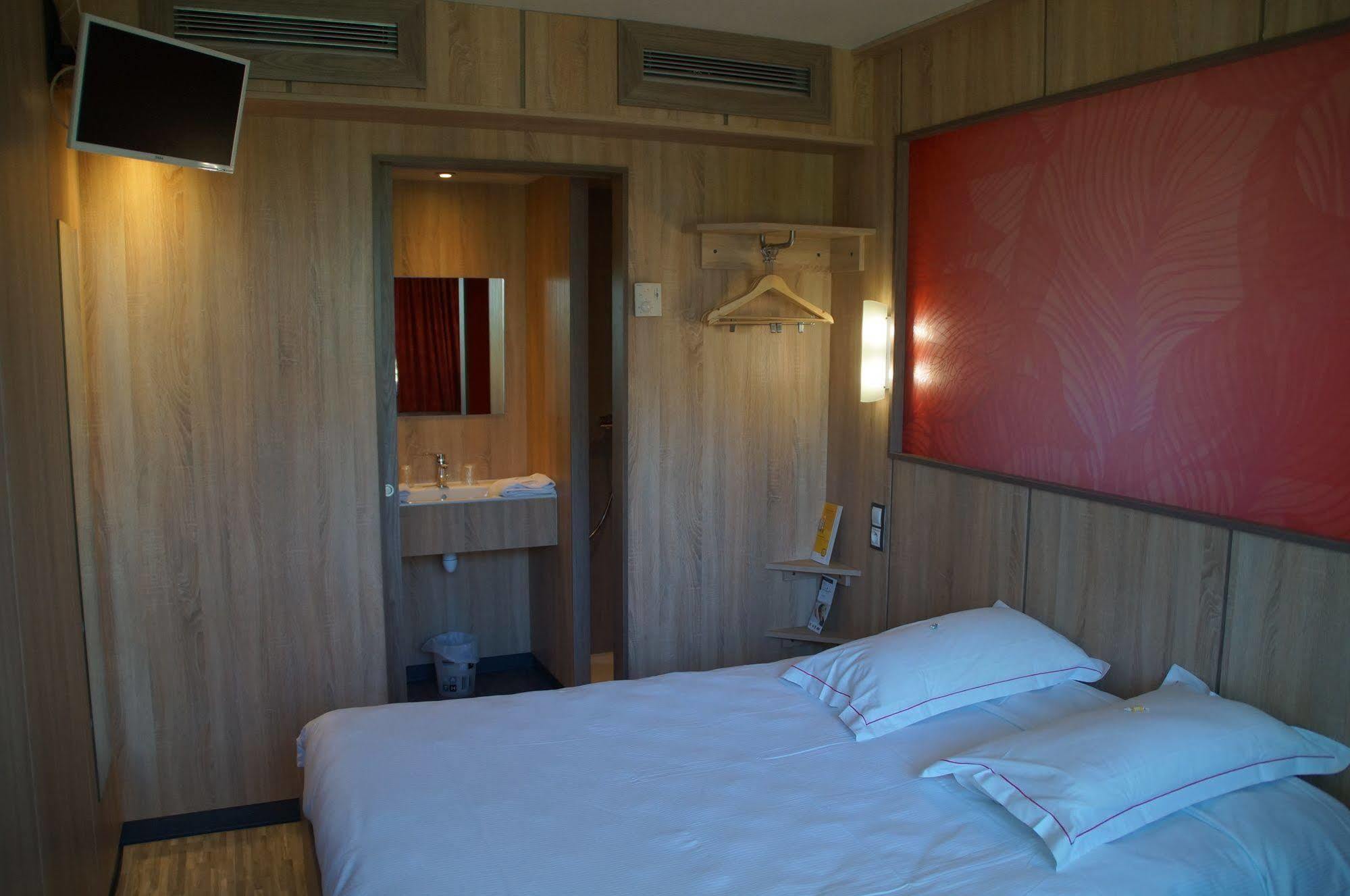 ดิ ออริจินัล แอคเซส โฮเทล สนามบินโอริยัก Hotel โอริแยค ภายนอก รูปภาพ
