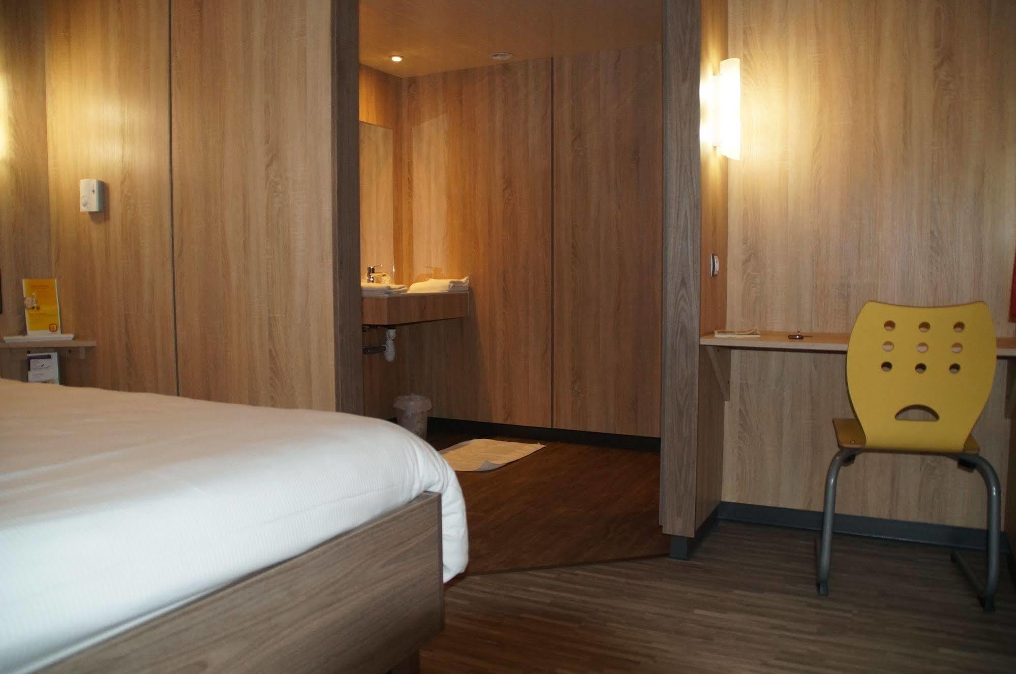 ดิ ออริจินัล แอคเซส โฮเทล สนามบินโอริยัก Hotel โอริแยค ภายนอก รูปภาพ