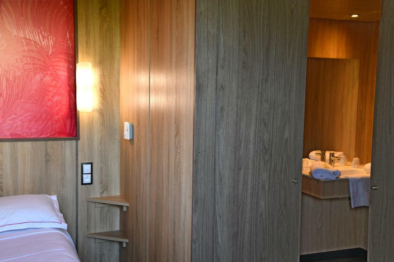 ดิ ออริจินัล แอคเซส โฮเทล สนามบินโอริยัก Hotel โอริแยค ภายนอก รูปภาพ