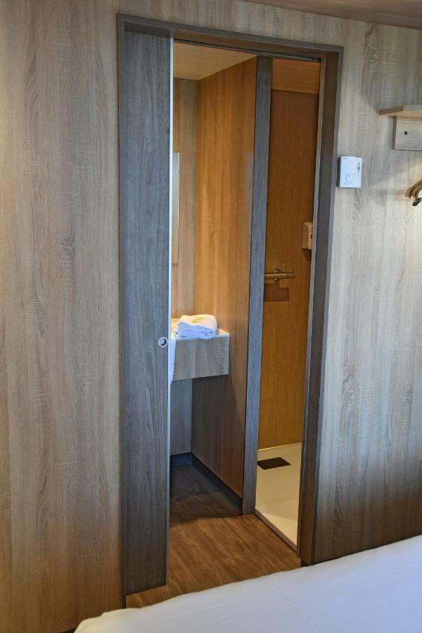 ดิ ออริจินัล แอคเซส โฮเทล สนามบินโอริยัก Hotel โอริแยค ภายนอก รูปภาพ